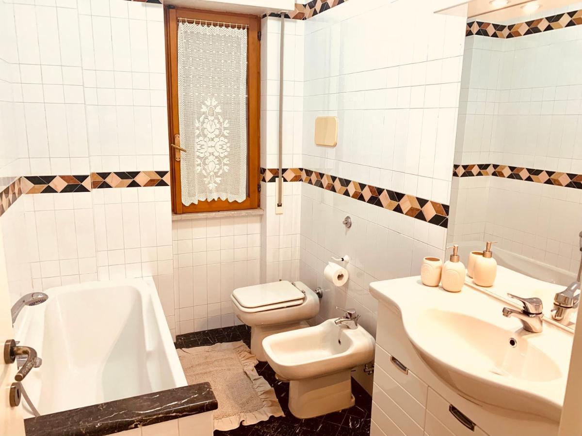 Via Solaro, Appartamento In Pieno Centro 福尔米亚 外观 照片