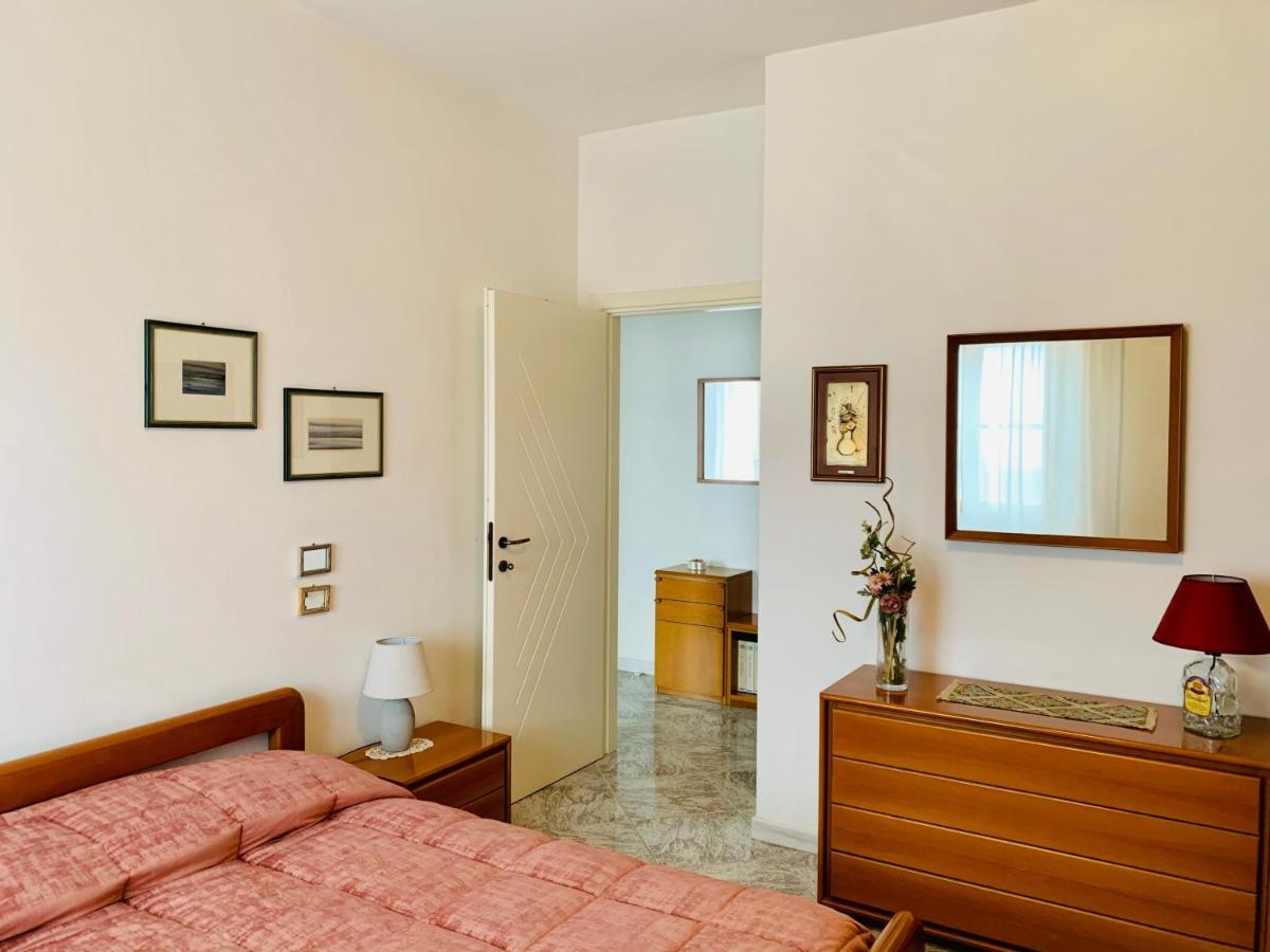 Via Solaro, Appartamento In Pieno Centro 福尔米亚 外观 照片
